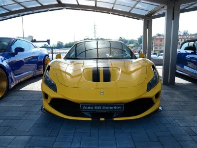 Gebraucht Ferrari F8 721 PS (530 kW) 2011 Gelb Cabrio