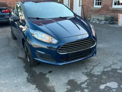 Gebraucht Ford Fiesta 60 PS (44 kW) 2015 Blau Kleinwagen