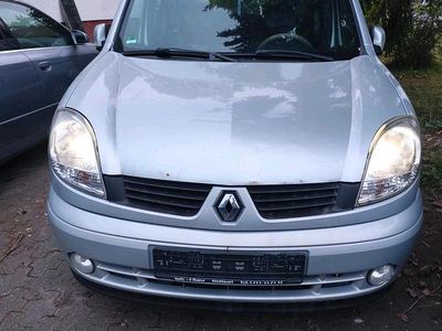 Begagnad Renault Kangoo 95 HK (69 kW) 2007 Silver Minibuss