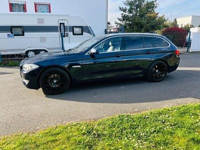 Gebraucht BMW 520 Sport Line 184 PS (135 kW) 2011 Blau Kombi
