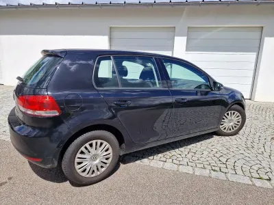 Gebraucht VW Golf VI Trendline 122 PS (89 kW) 2011 Schwarz Kleinwagen