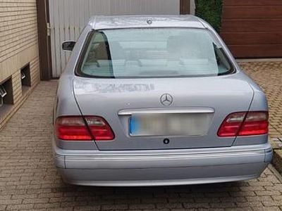 Mercedes E220