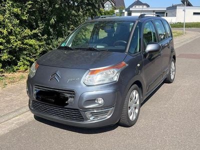 Grau Gebraucht 2011 Citroën C3 Picasso Exclusive Van / Kleinbus | 2.850 € (Fairer Preis)