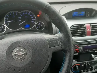 Gebraucht Opel Corsa 70 PS (51 kW) 2005 Schwarz Kleinwagen