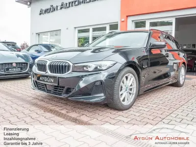 Gebraucht BMW 330e Sport Line 292 PS (214 kW) 2022 Schwarz Kombi