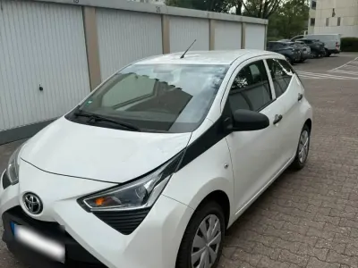 Gebraucht Toyota Aygo 72 PS (52 kW) 2020 Weiß Kleinwagen