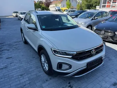 Gebraucht VW T-Roc Life 150 PS (110 kW) 2023 Ascotgrau SUV