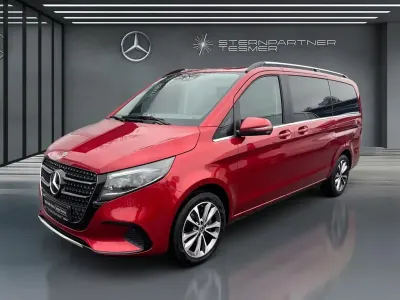 Gebraucht Mercedes V220 Avantgarde 163 PS (119 kW) 2024 Hyazinthrot metallic Van / Kleinbus
