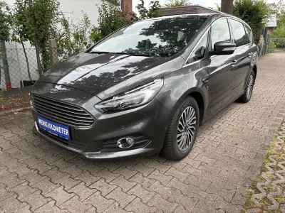 Gebraucht Ford S-MAX Titanium 190 PS (139 kW) 2018 Grau Van / Kleinbus