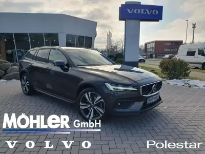 Gebraucht Volvo V60 CC Plus 197 PS (144 kW) 2022 Grau Kombi