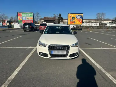 Gebraucht Audi A1 90 PS (66 kW) 2012 Weiß Kleinwagen