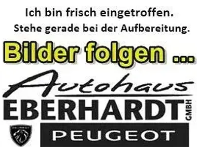 Gebraucht Peugeot e-208 Allure 100 kW (136 PS) 2022 Weiß Kleinwagen