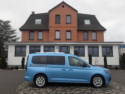 Blau Gebraucht 2025 Ford Tourneo Titanium Van / Kleinbus | 33.950 € (Superpreis)