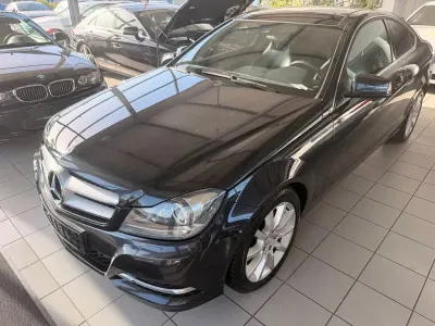 Gebraucht Mercedes C250 204 PS (150 kW) 2012 Schwarz Coupé