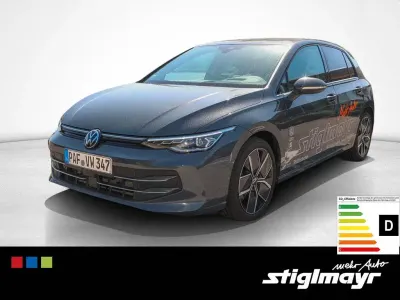 Gebraucht VW Golf VIII Style 150 PS (110 kW) 2025 Grau Limousine