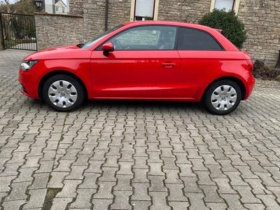 Gebraucht Audi A1 86 PS (63 kW) 2011 Rot Kleinwagen