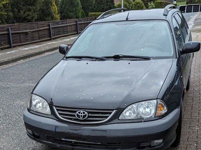 gebraucht Toyota Avensis kombi 1.8 Benzin