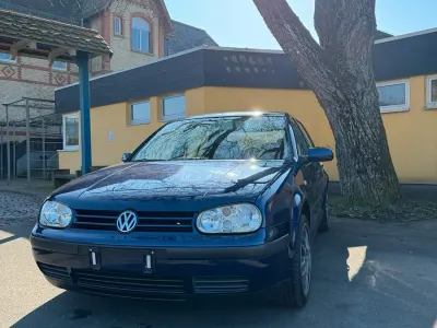Gebraucht VW Golf IV 101 PS (74 kW) 2003 Blau Kleinwagen