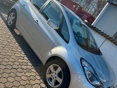 Gebraucht Hyundai ix20 125 PS (91 kW) 2014 Silber Kleinwagen