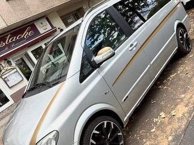 Mercedes Viano
