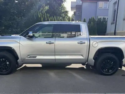 Gebraucht Toyota Tundra Edition 443 PS (325 kW) 2023 Silber Pickup