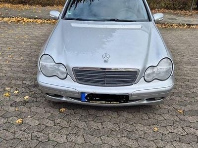 Gebraucht Mercedes C200 Classic 163 PS (119 kW) 2000 Silber Limousine