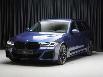 Gebraucht BMW 530e M Sport 292 PS (214 kW) 2021 Phytonicblau Kombi