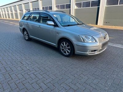 Second-hand Toyota Avensis Sol 115 CP (84 kW) 2004 Argintiu Break