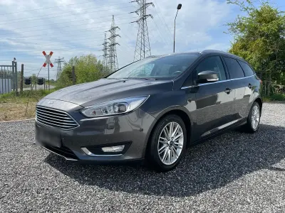 Usata Ford Focus 150 CV (110 kW) 2017 Grigio Station wagon