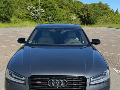 Gebraucht Audi S8 plus Sport 605 PS (444 kW) 2017 Grau Limousine