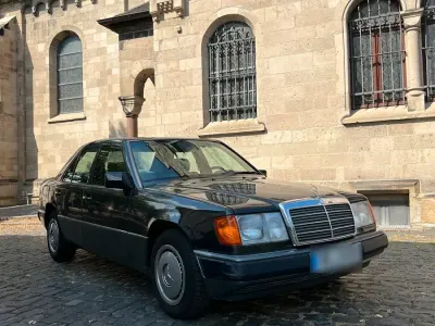 Second-hand Mercedes E230 132 CP (97 kW) 1996 Gri Berlinǎ
