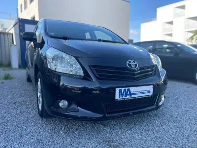 Gebraucht Toyota Verso Edition 147 PS (108 kW) 2011 Schwarz Van / Kleinbus