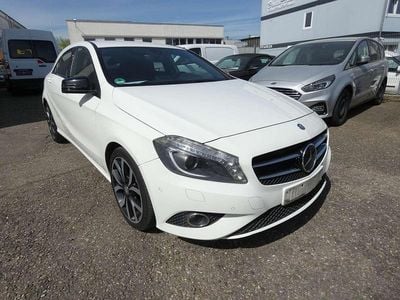 Second-hand Mercedes A180 Urban 109 CP (80 kW) 2012 Alb Hatchback