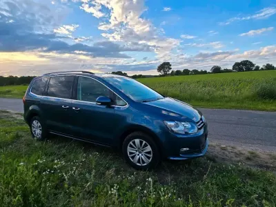 Gebraucht VW Sharan Comfortline 184 PS (135 kW) 2016 Blau Van / Kleinbus