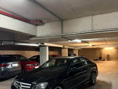 Gebraucht Mercedes C200 Avantgarde 184 PS (135 kW) 2012 Schwarz Limousine