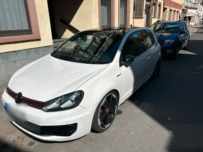 Gebraucht VW Golf VI GTI 270 PS (198 kW) 2011 Schwarz Kleinwagen