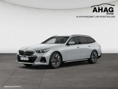 Neu BMW 540 Performance 303 PS (222 kW) 2026 Brooklyn grau Kombi