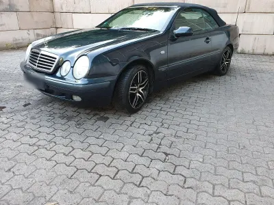 Gebraucht Mercedes CLK200 136 PS (100 kW) 1999 Schwarz Cabrio