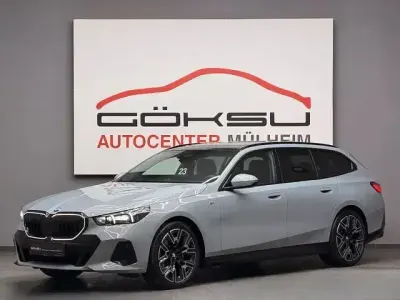 Gebraucht BMW 520 M Sport 197 PS (144 kW) 2025 Grau Limousine