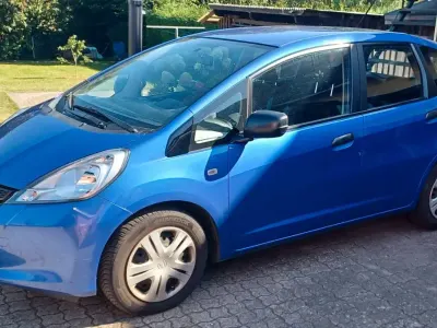 Gebraucht Honda Jazz Trend 90 PS (66 kW) 2015 Blau Kleinwagen