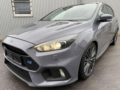 Grau Gebraucht 2016 Ford Focus RS Limousine | 18.490 €