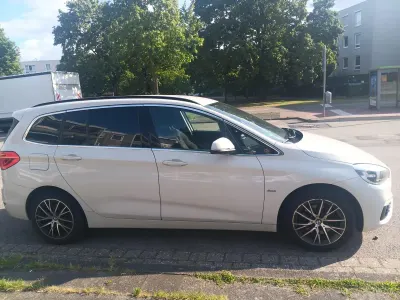 Gebraucht BMW 218 Gran Tourer Sport Line 150 PS (110 kW) 2015 Weiß Van / Kleinbus