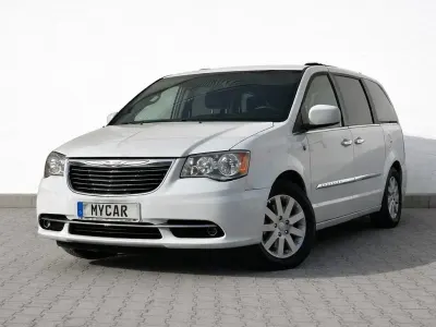 Second-hand Chrysler Town & Country 287 CP (211 kW) 2016 Alb Monovolum