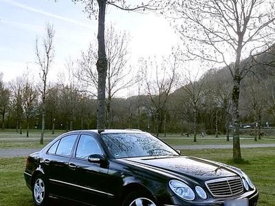Second-hand Mercedes E240 Avantgarde 177 CP (130 kW) 2004 Negru Berlinǎ