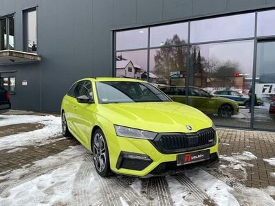 Grün Gebraucht 2024 Skoda Octavia RS Kombi | 36.599 € (Fairer Preis)
