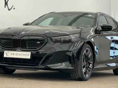 Neu BMW i5 Comfort Edition 442 kW (601 PS) 2026 Saphirschwarz metallic Kombi