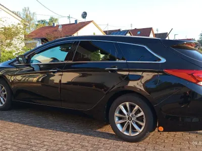 Gebraucht Hyundai i40 Trend 135 PS (99 kW) 2016 Schwarz Kombi