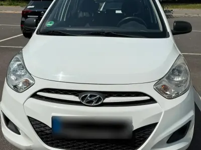 Gebraucht Hyundai i10 69 PS (50 kW) 2013 Weiß Kleinwagen