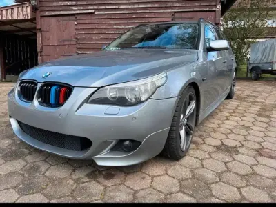 Gebraucht BMW 545 333 PS (244 kW) 2004 Grau Kombi