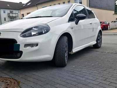 Gebraucht Fiat Punto Pop 69 PS (50 kW) 2013 Weiß Kleinwagen